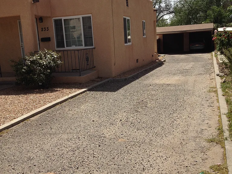 231 Aliso Dr NE — Photo 2