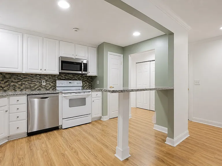 70 Warren Ave #1-4 — Photo 4