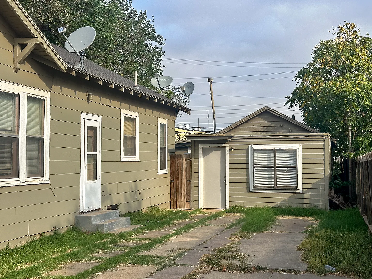 1 bed, 400 sqft, $700 — Photo 1