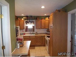 3rd image of 2800 1/2 Emerson Ave
