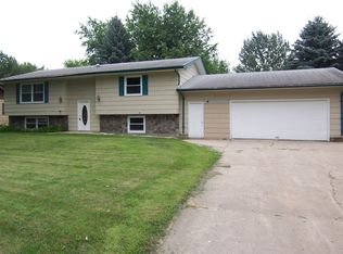 110 Lincoln Ln, Volga, SD 57071