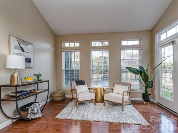 5922 Union Pacific Ave, Charlotte, NC 28210