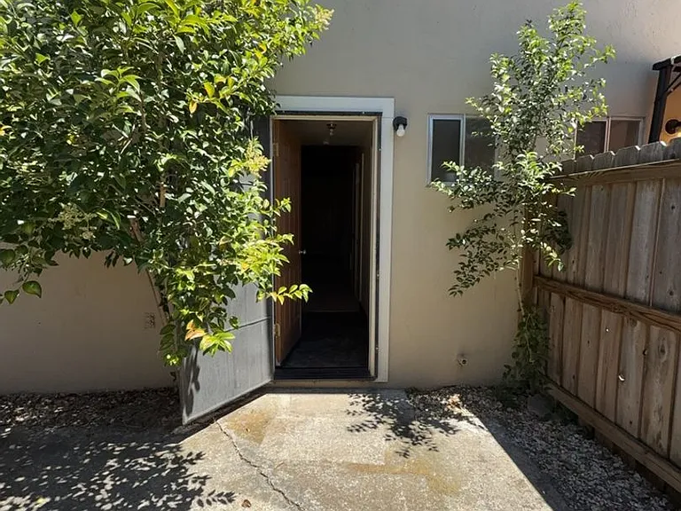 3001 Lakeshore Blvd — Photo 12