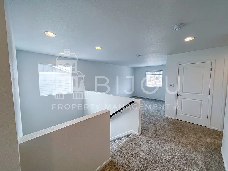 5250 Makalu Dr — Photo 17