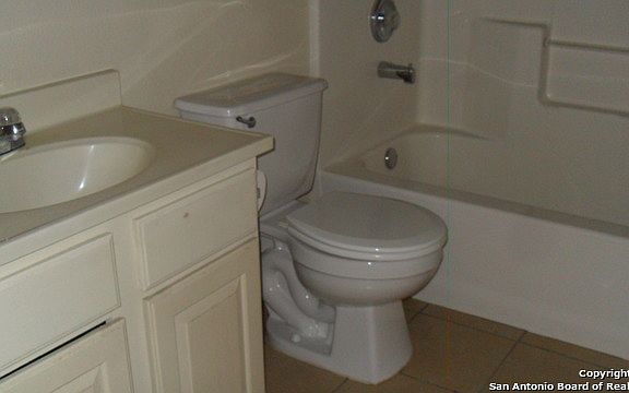 5th image of 19868 Clayton St Unit 3