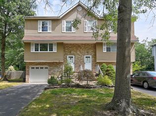 18 Lone Star Ln, Manalapan, NJ 07726