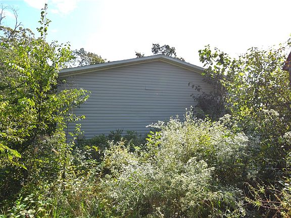 3rd image of 469581 E 815th Rd