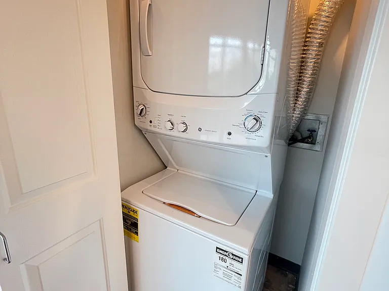 2000 N Milwaukee Ave #301 — Photo 7