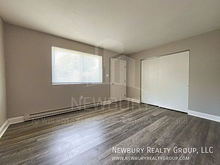 36 Sunbury Est — Photo 5