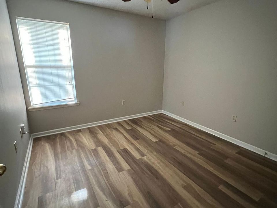 1st image of 1735 Ozark Dr