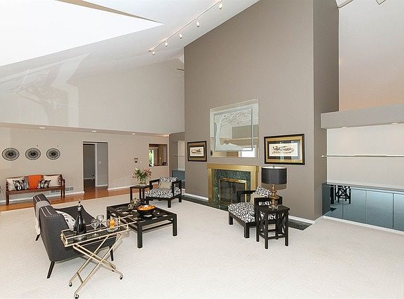 4th image of 7903 Cherry Vail Way