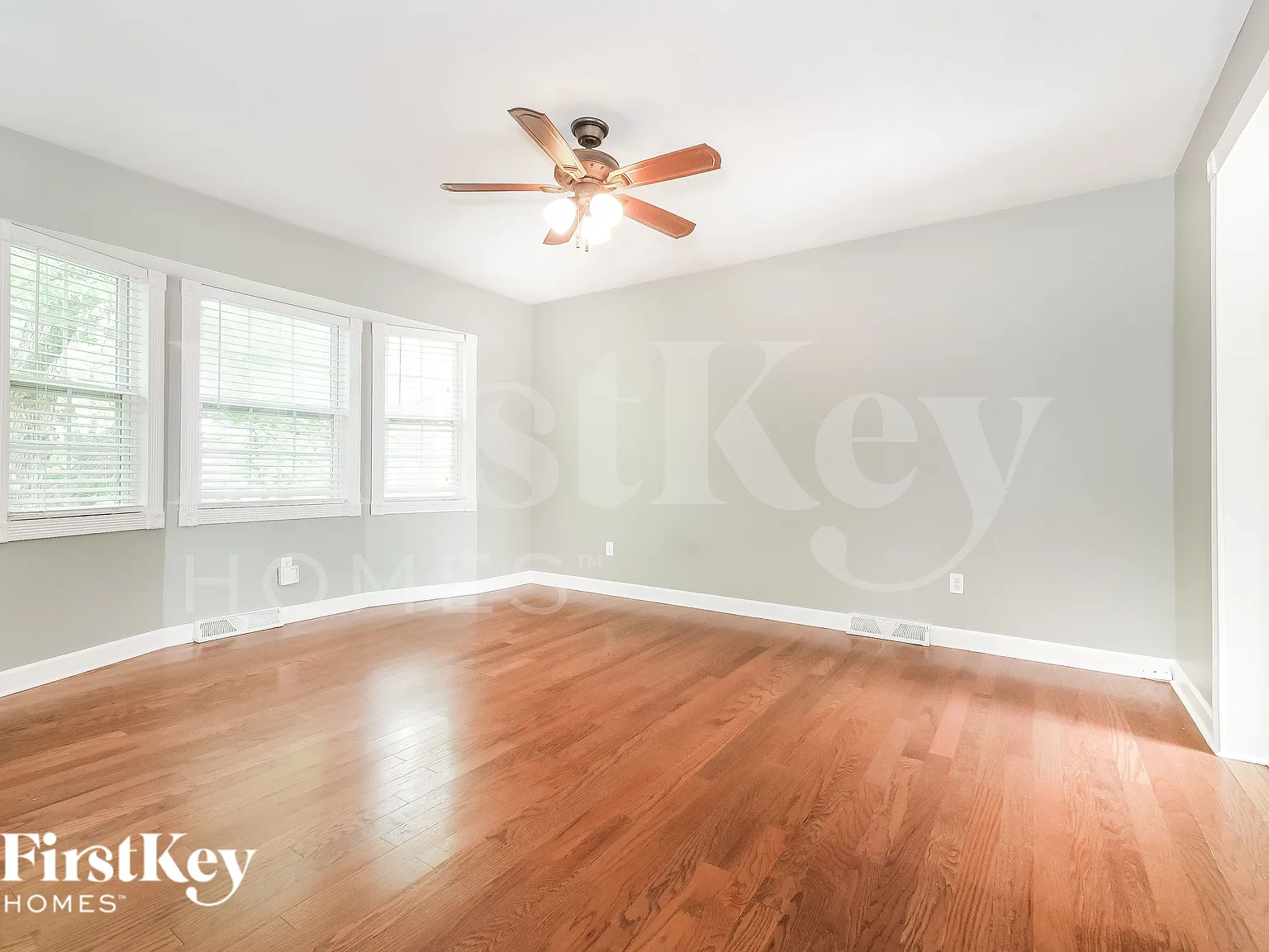 3 bed, 2.0 bath, 1552 sqft, $2,090 — Photo 3