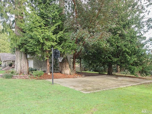 3rd image of 3685 NE Liverpool Dr