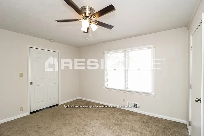 2931 Birchwood Way SW — Photo 9