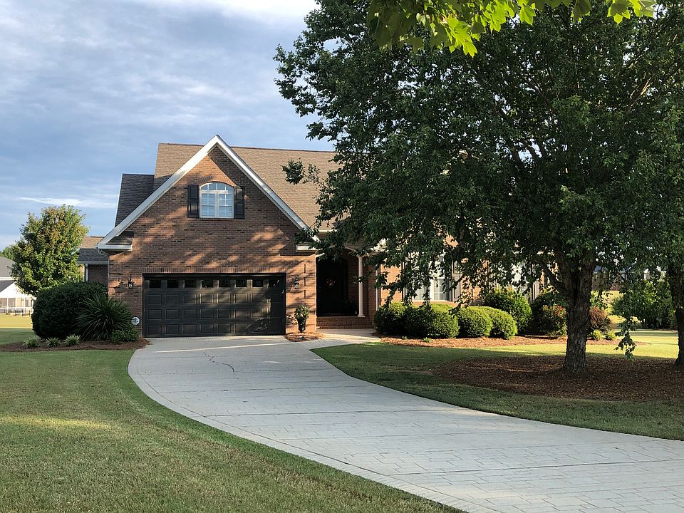 1st image of 115 Sand Trap Ln