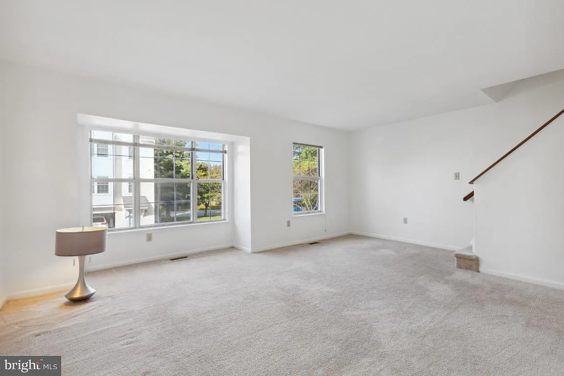 3 bed, 4.0 bath, 1920 sqft, $2,800 — Photo 3