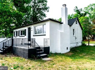 3205 Lakeside Dr, Williamstown, NJ 08094