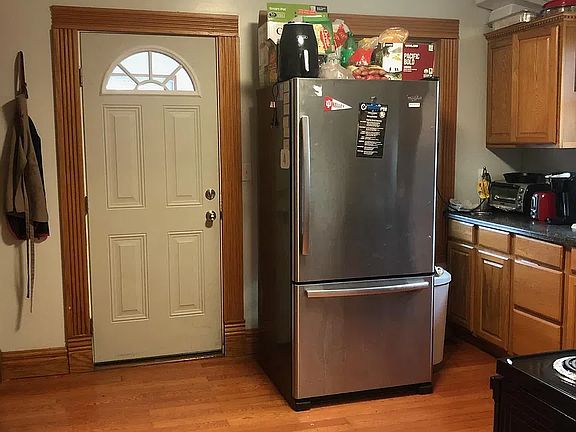 5th image of 804 N Walnut St