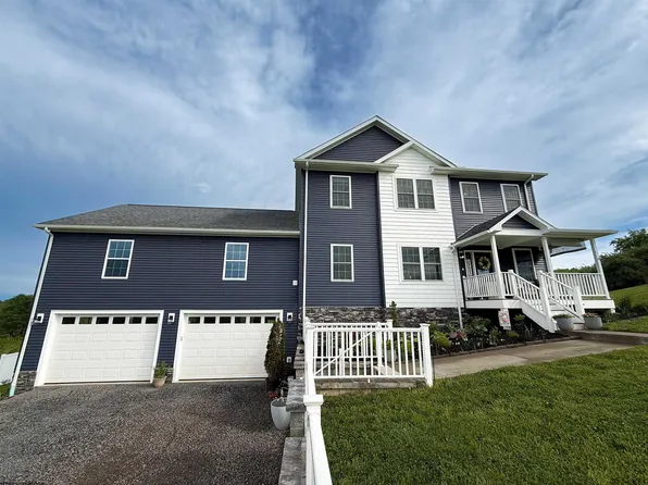 272 Hawthorne Dr, Buckhannon, WV 26201