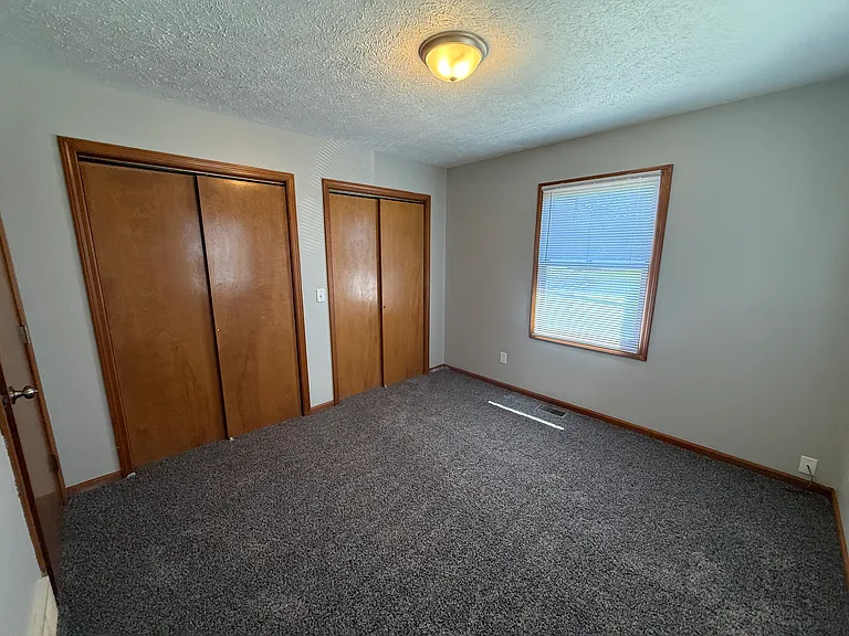 4933 Cannonsburg Rd NE — Photo 8