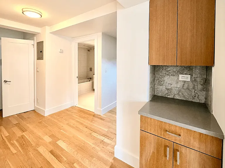 752 W End Ave #16F — Photo 4