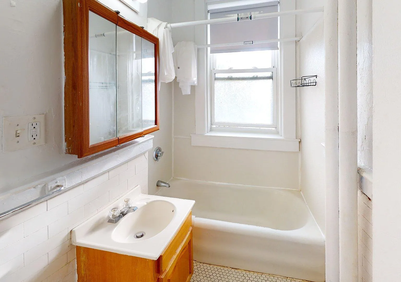 Studio, $2,395 — Photo 1