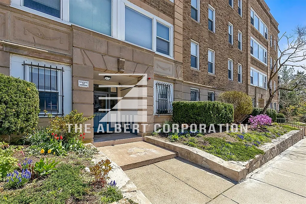 Building Photo - 242 S Huntington Ave #1