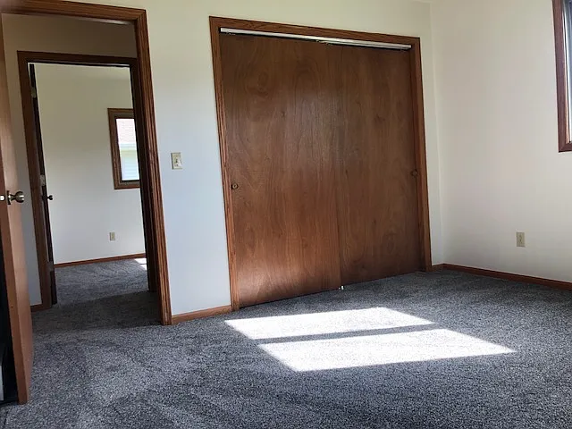 417 Theresa St — Photo 9