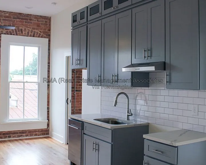 4 Zebulon St #2E — Photo 3