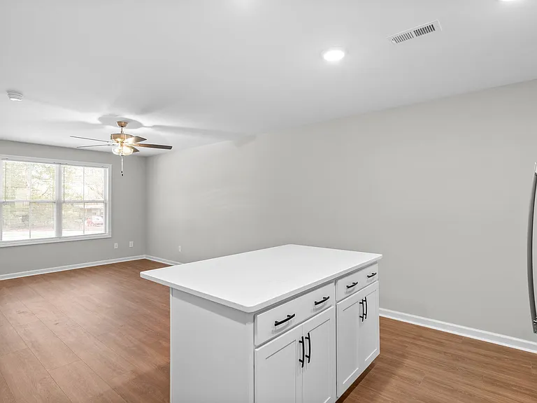 905 Center Rd #A — Photo 11