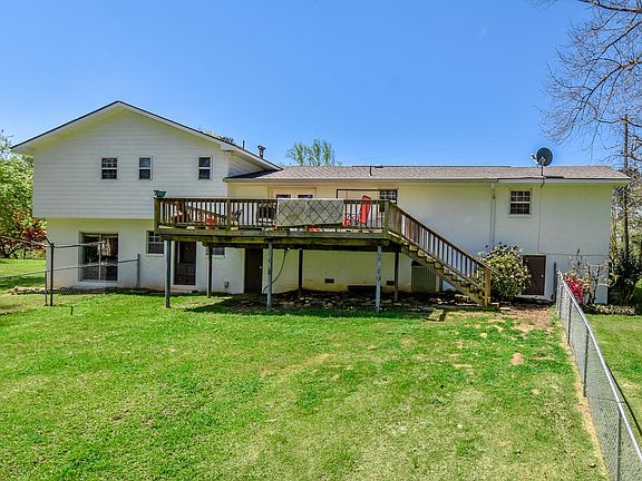 5th image of 1508 Flora Dr
