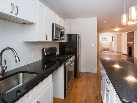 5th image of 245 Garfield Pl APT 1