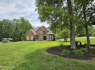 36 Lake Ct, Crossville, TN 38555