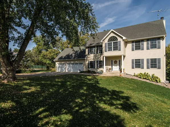 715 Shenandoah Ln NW, Rochester, MN 55901