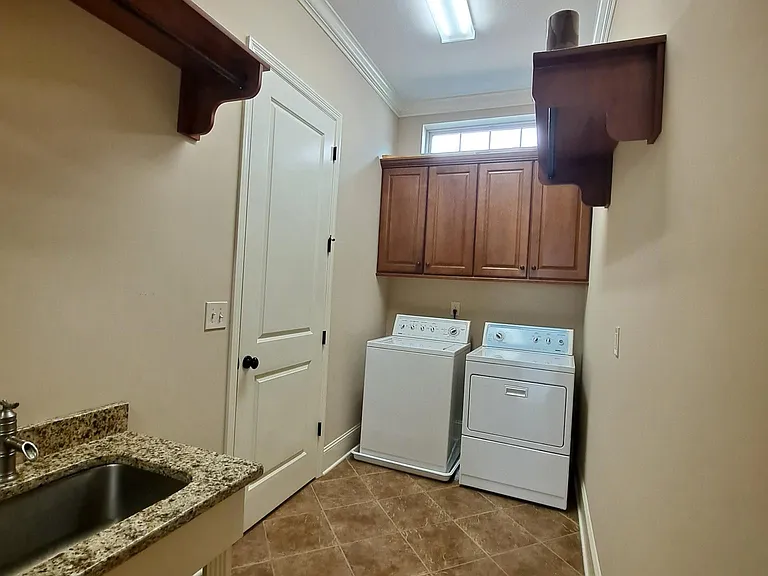 12170 Inglecrest Ln — Photo 34