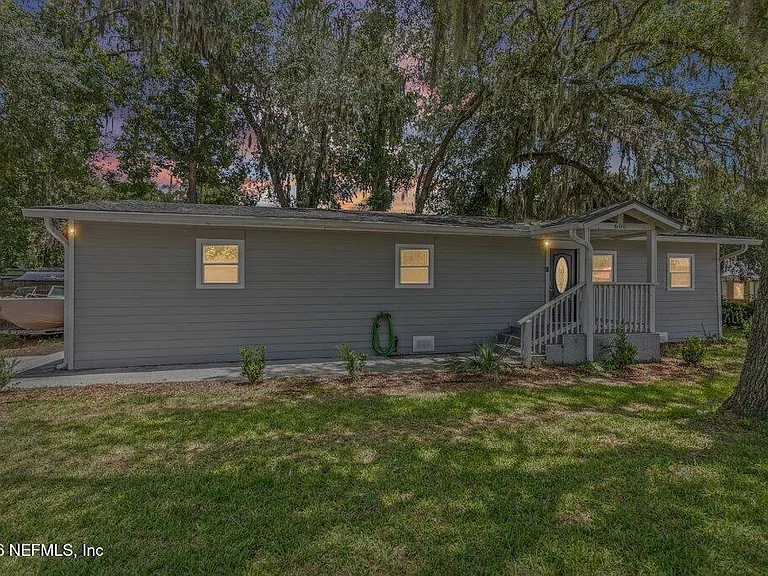 600 Lemon St — Photo 2