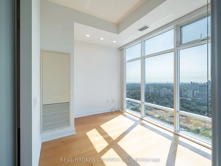 2191 Yonge St #4403 — Photo 9