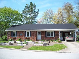 105 Leslie Dr, Berea, KY 40403