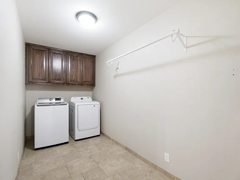 5513 Carmel Ct — Photo 20