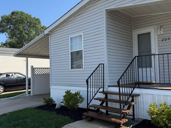 209 Sunnyside Ln, Williamstown, NJ 08094