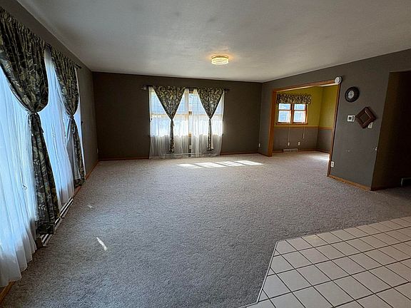 3rd image of 912 Pleasantview Dr