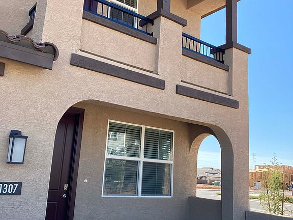 Upper balcony and lower porch facing Park