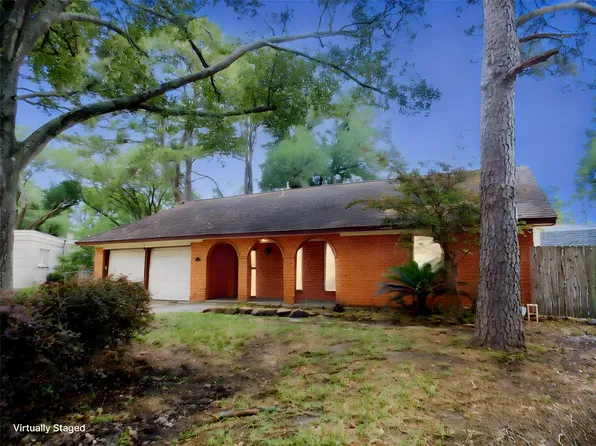 913 Marys Ct, Friendswood, TX 77546