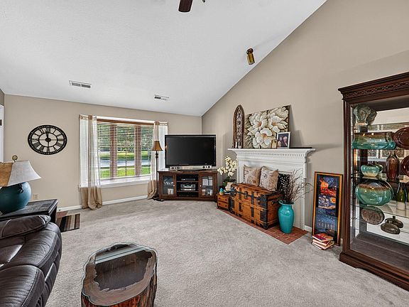 3rd image of 2815 Northwood Dr