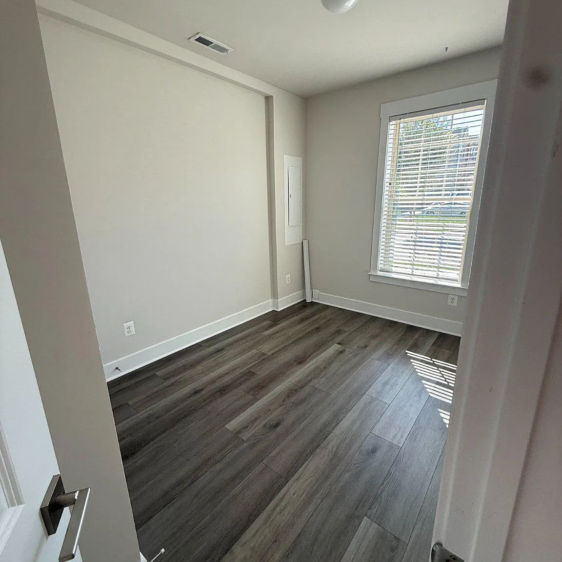4 bed, 2.5 bath, 1900 sqft, $2,850 — Photo 4