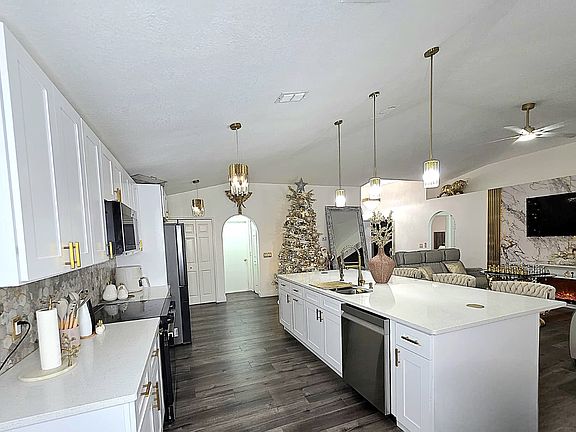 5th image of 24921 Ravello St