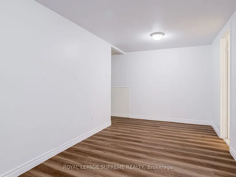 224 Christie St #LOWER — Photo 13