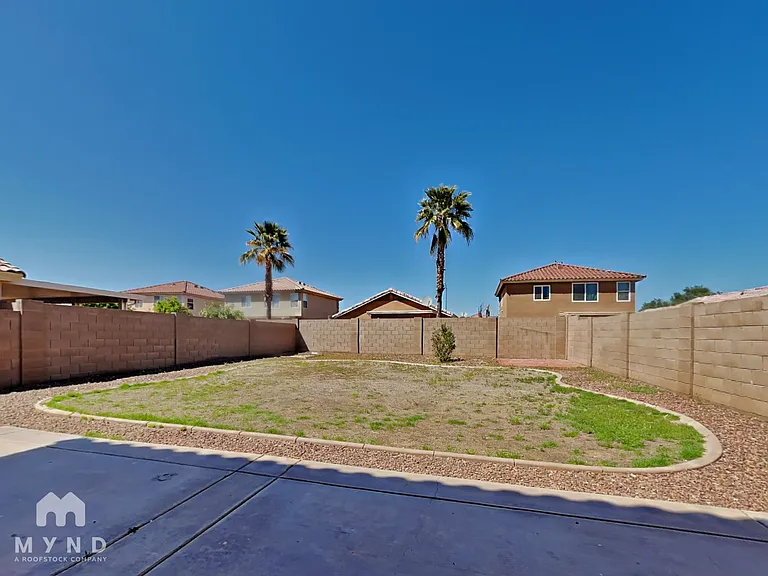 11802 W Laurel Ln — Photo 16