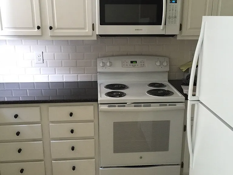 711 N Avalon Rd #A — Photo 2