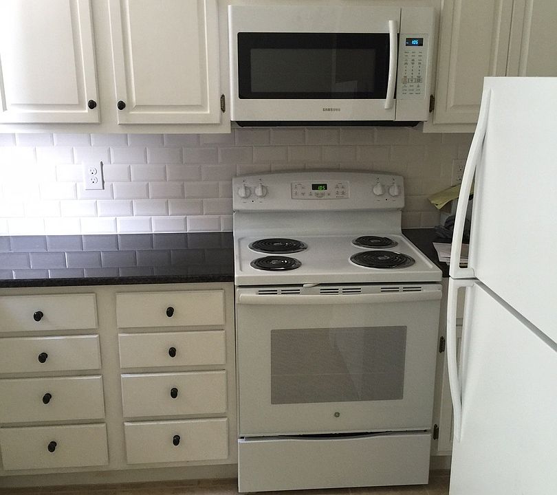 2nd image of 711 N Avalon Rd APT A